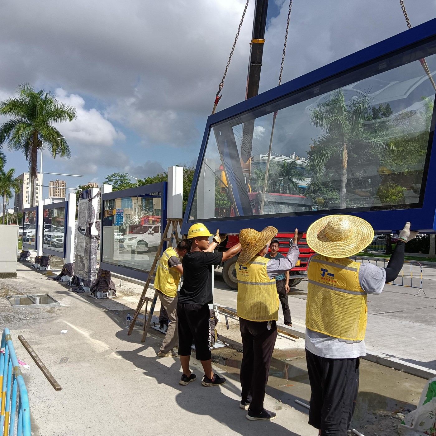 屏北二路公交站