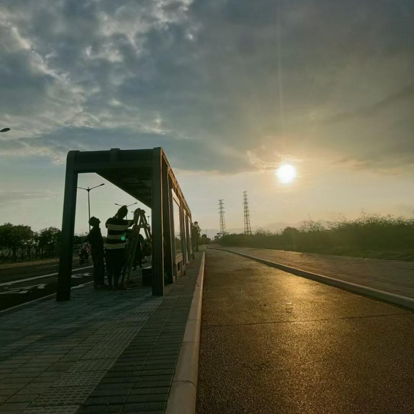 富山工业区公交站