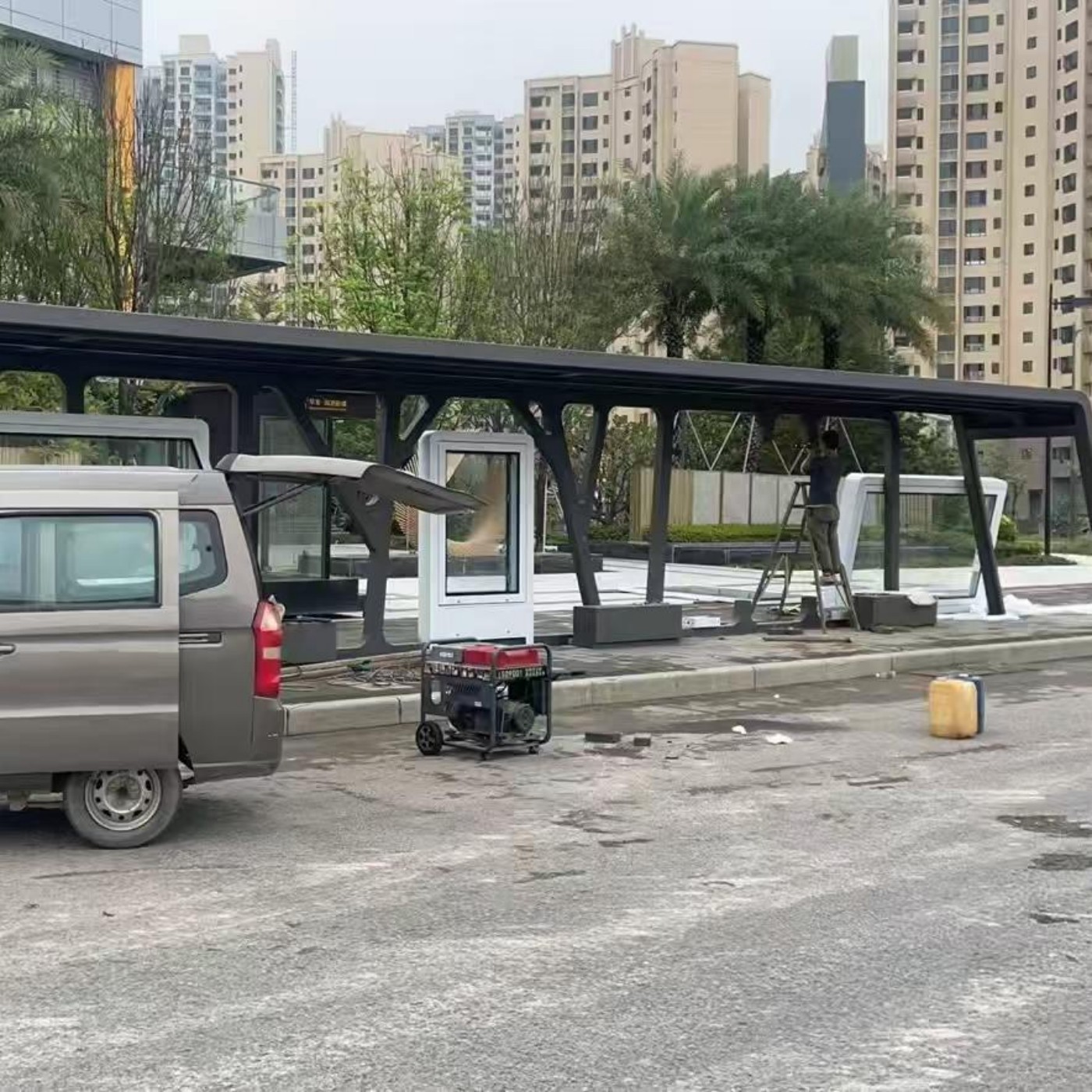 富山工业区公交站