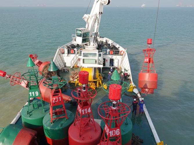 航标、浮标维护