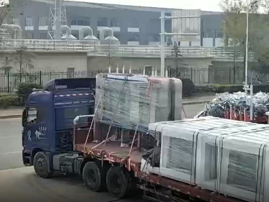 富山工业区公交站施工视频